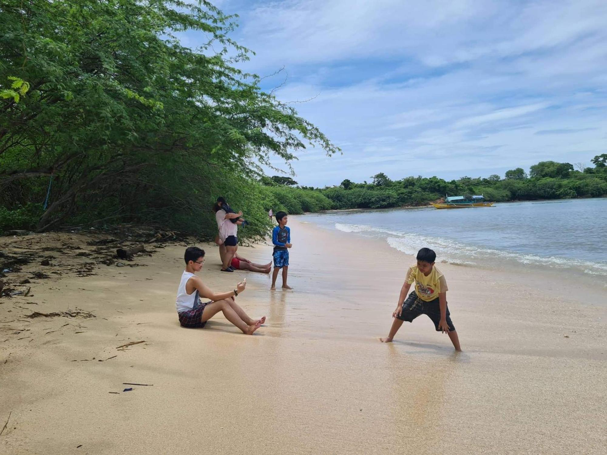 Calatagan'S Bahay Kubo - With Beach Access Batangas Екстер'єр фото